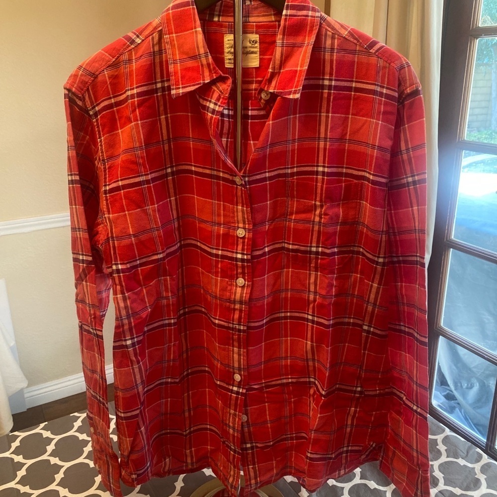 American Eagle Outfitters Red and White Relaxed Button Down Shirt